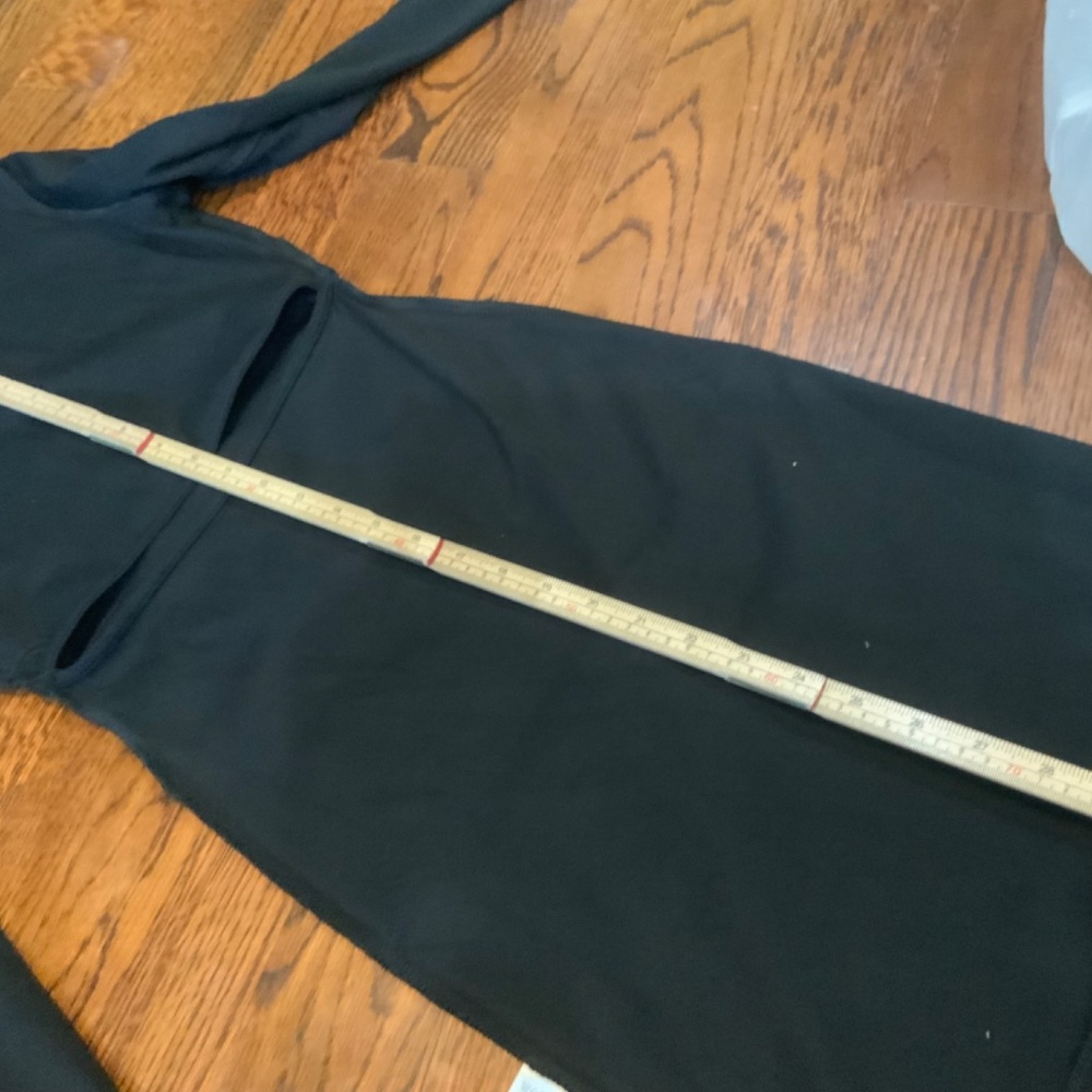 Dress - Picture 8 of 10